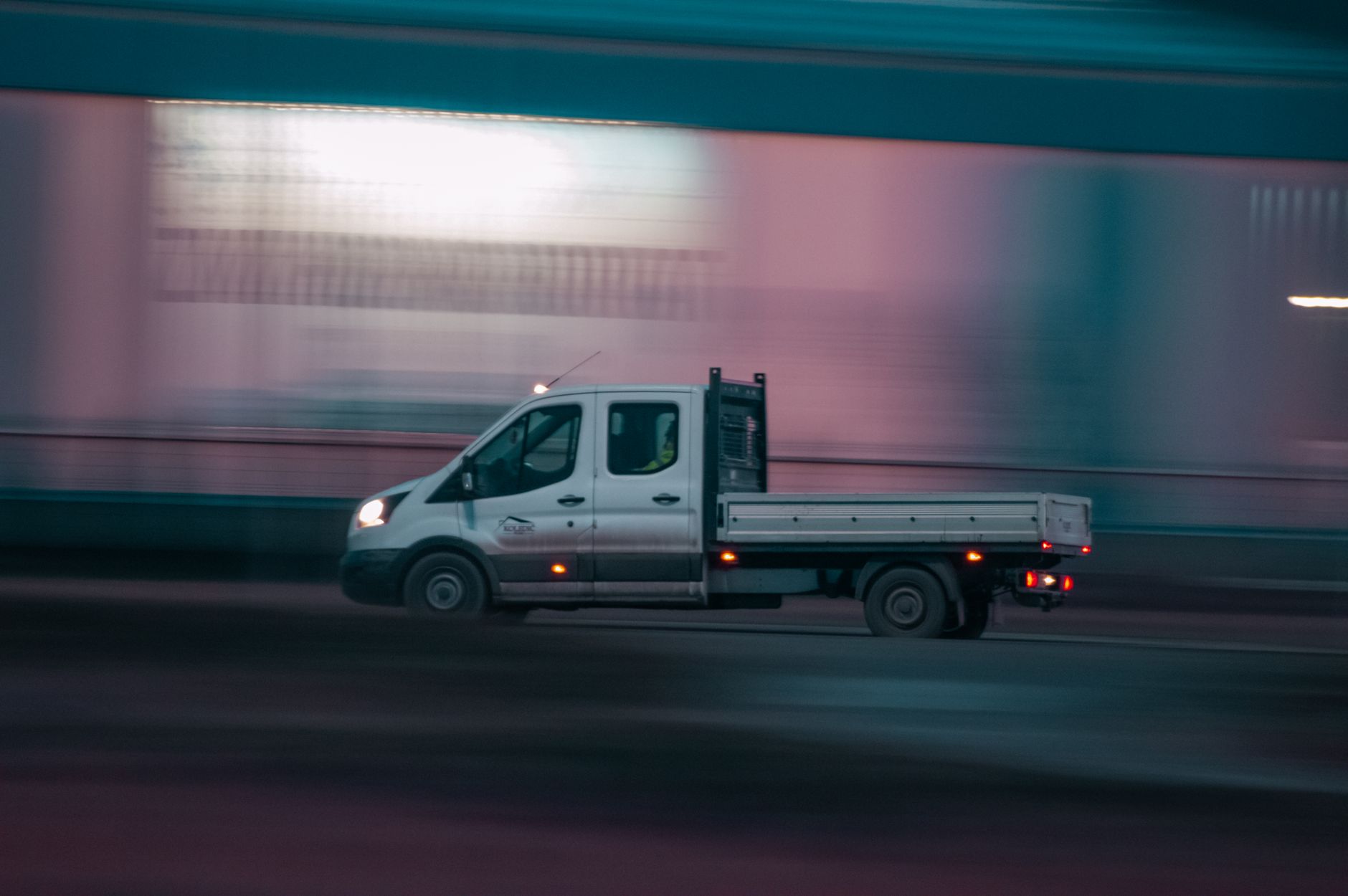 a white pick up truck